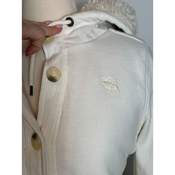 Y2K White Abercrombie Button Up Hoodie with Faux Fur - Fits Like a XS/S - Picture 6 of 8